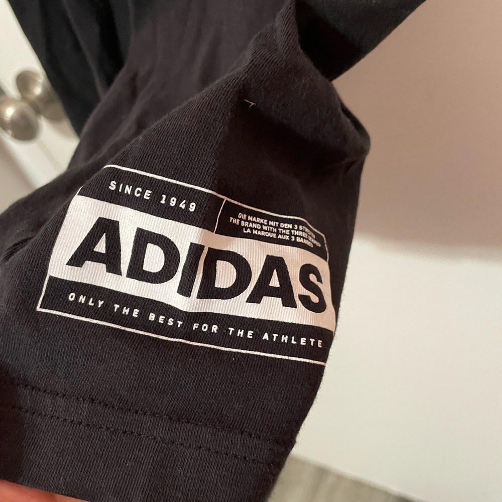 Adidas three stripe
Life I Am Sport Black tee w white gray logo print M - Picture 6 of 7